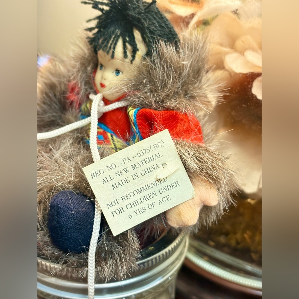 VINTAGE ESKIMO DOLL - Picture 2 of 3